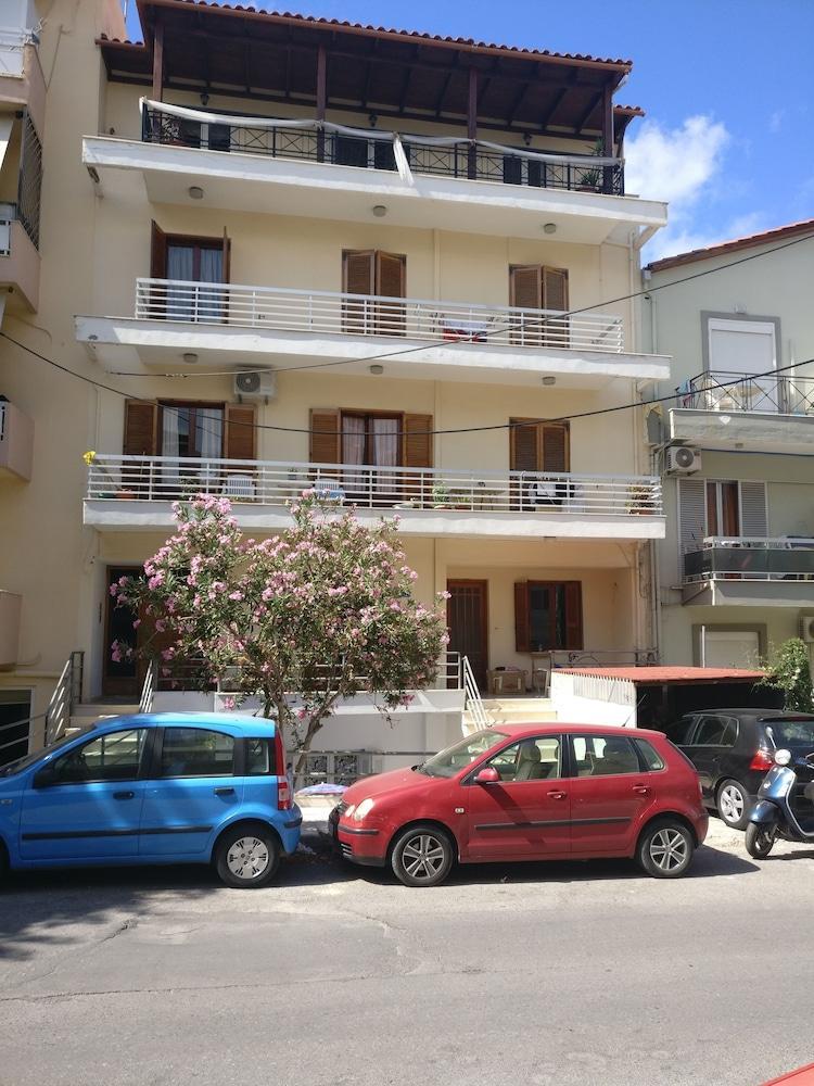 Paradise Apartment *